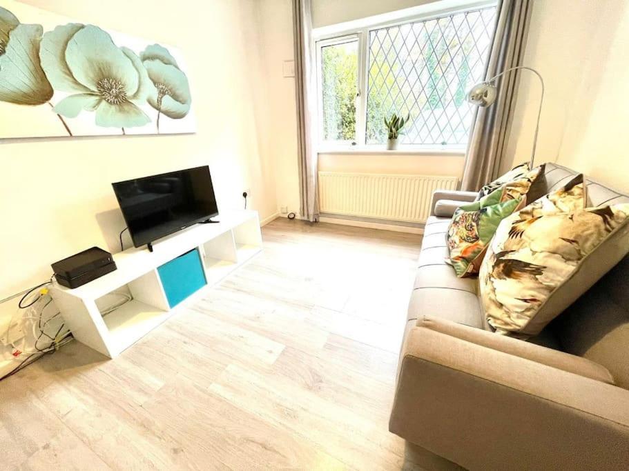 Serene And Cozy 1-Bedroom House With Parking كامبريدج المظهر الخارجي الصورة